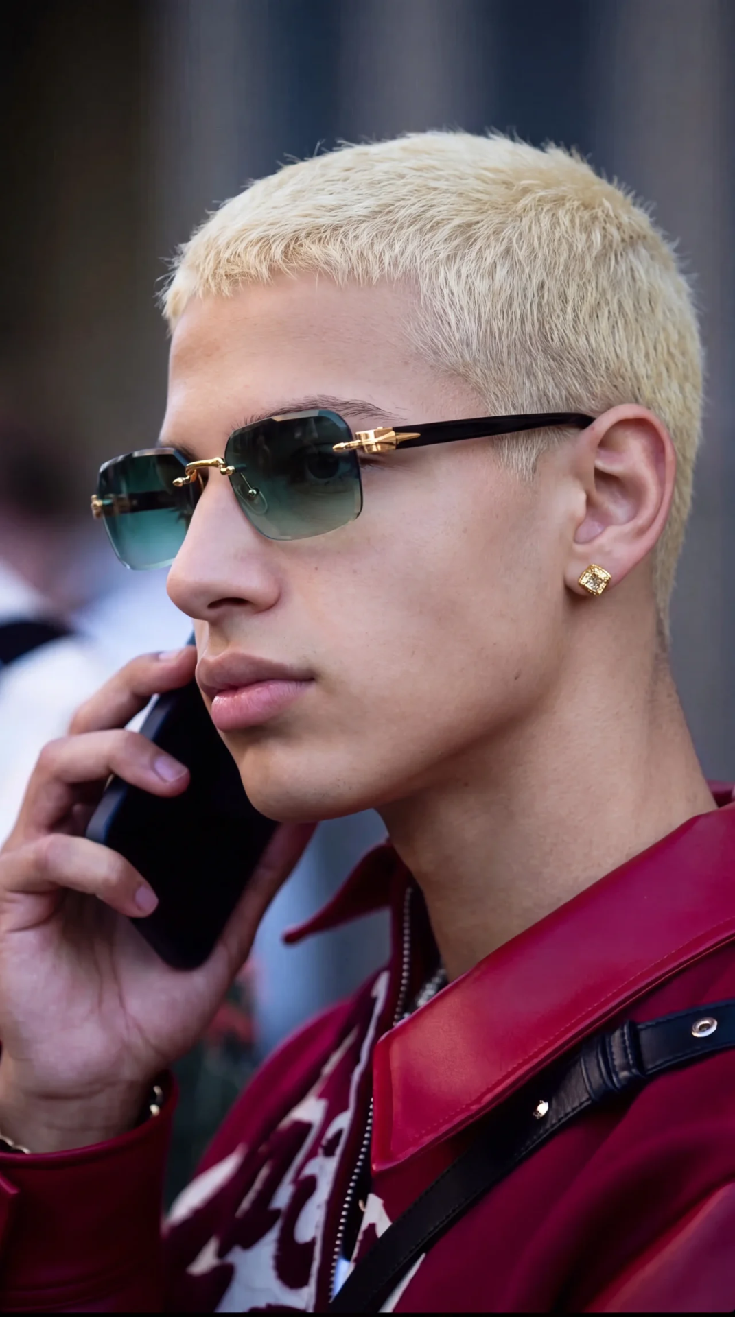 Model wearing Élan sunglasses